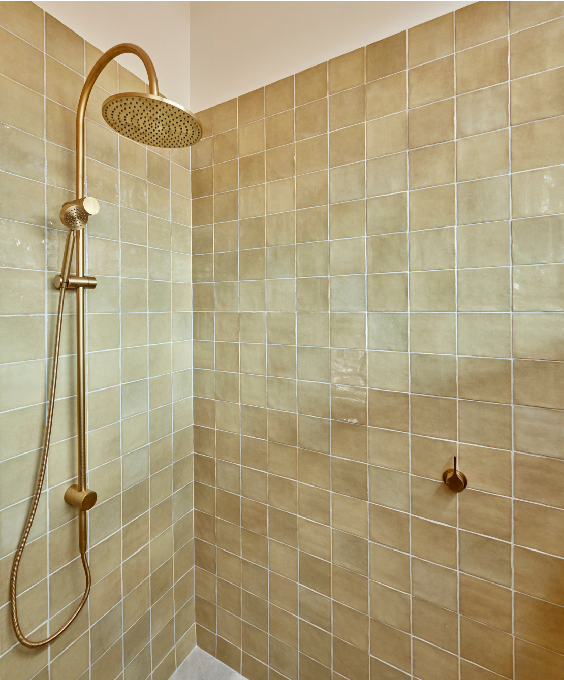 The Block AU's Tom and Sarah-Jane's Master Ensuite